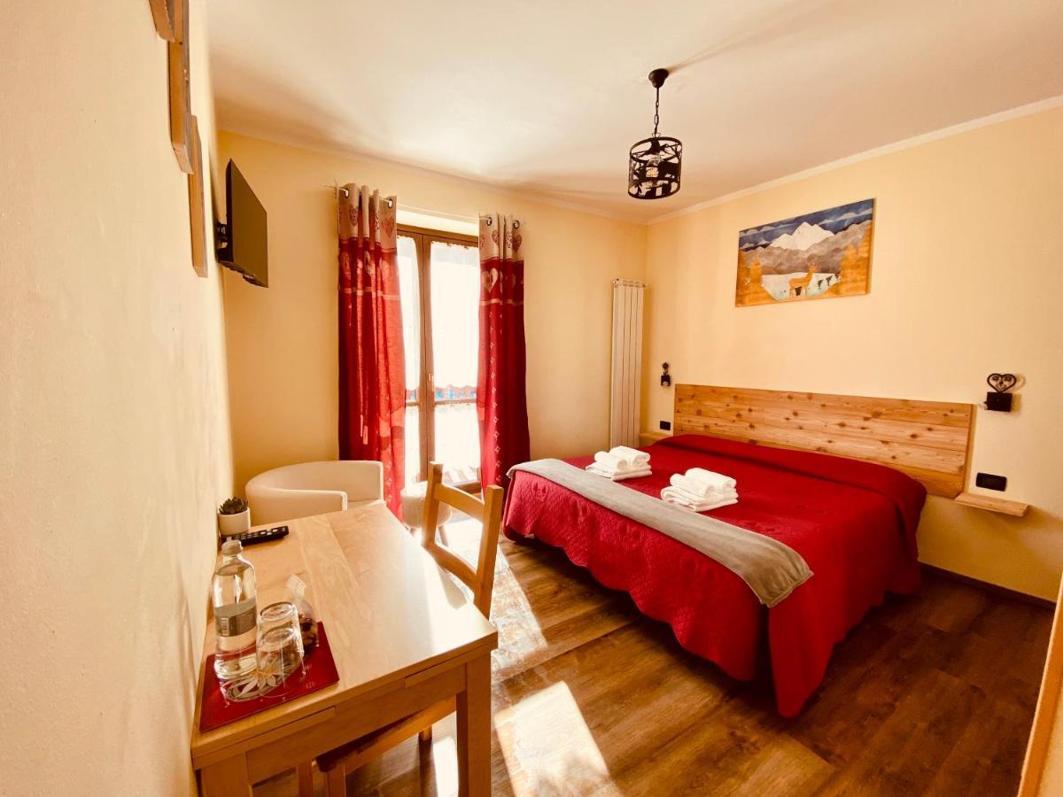Hotel Piccolo Chalet Клав'єре Екстер'єр фото