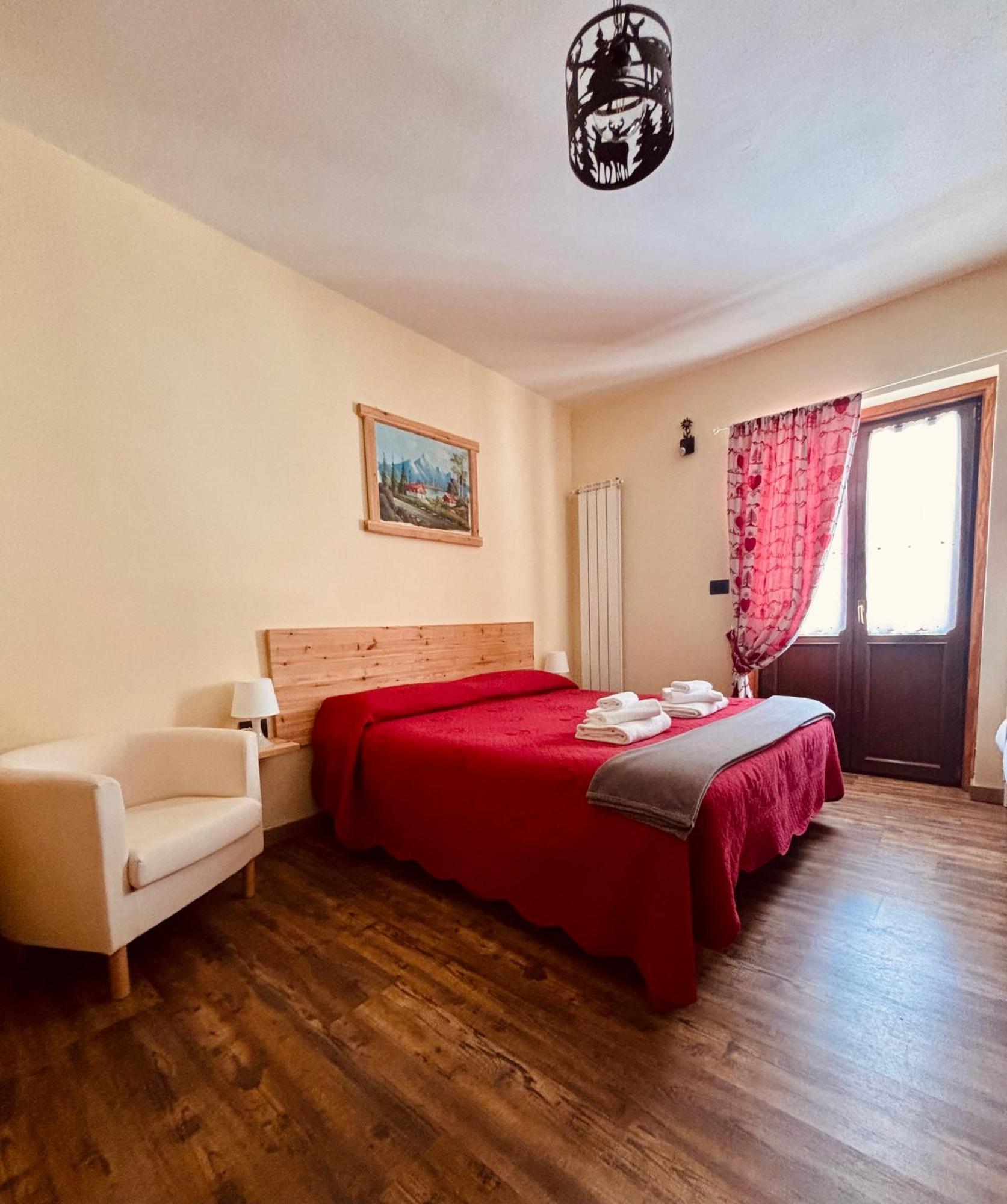 Hotel Piccolo Chalet Клав'єре Екстер'єр фото
